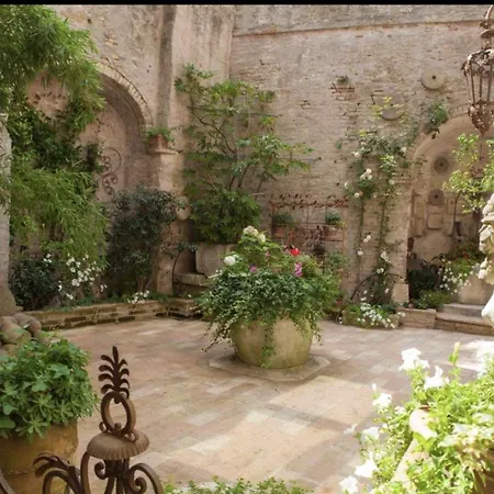 Marcheamore - Bottega Di Giacomino For Art Lovers, With Private Courtyard Apartment